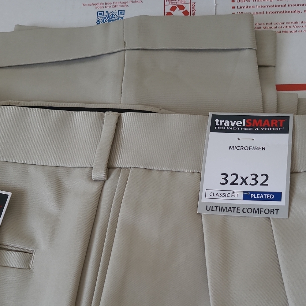 Roundtree & Yorke Men's Dress Pants - Tan